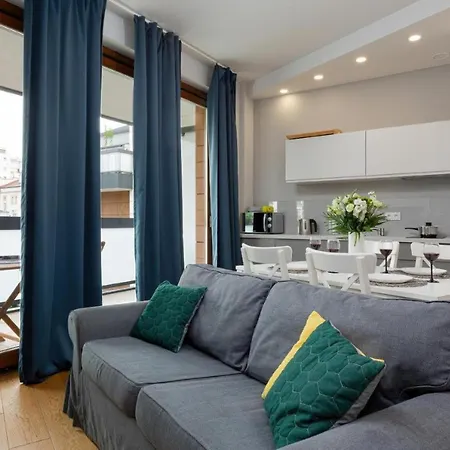 Apartment With Swimming Pool And Gym