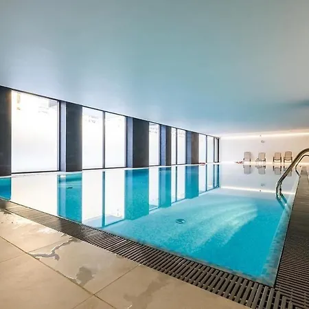 Apartment With Swimming Pool And Gym